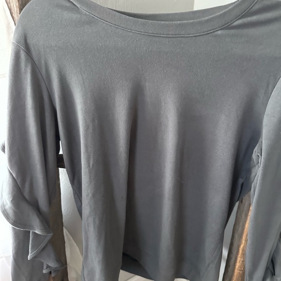 AMAZON ruffle long sleeve gray top - Picture 3 of 5